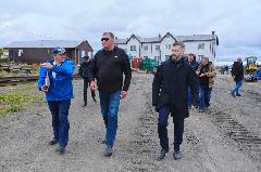 Жители Снежного встречают осень в новых квартирах