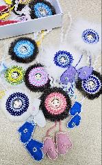 Жители Анадырского района изготовили сувенирные подвески для участников СВО