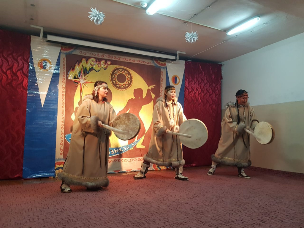 Ансамбль Белая реченька ДК с. Усть-Белая.jpg