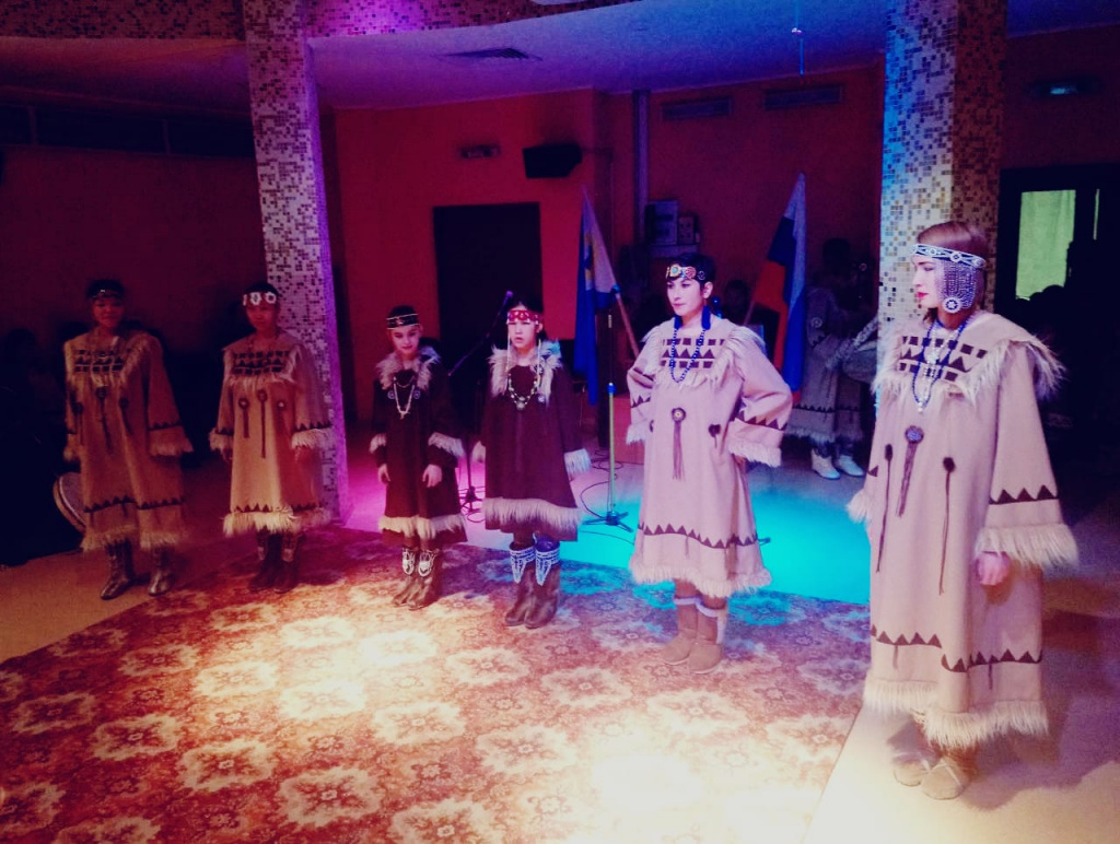 Ансамбли Чукотские зори и Энэркэй ДК с. Хатырка.jpg